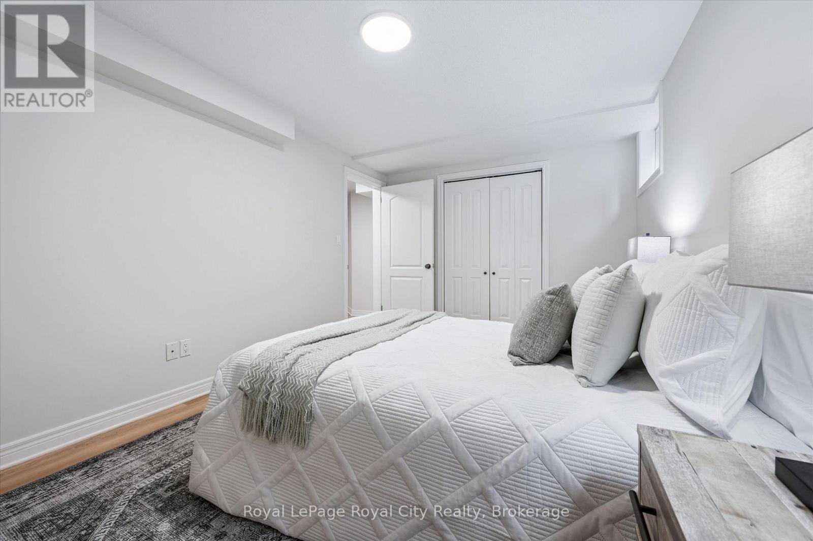 












273 CARRINGTON DRIVE

,
Guelph (Kortright West),




Ontario
N1G5H3

