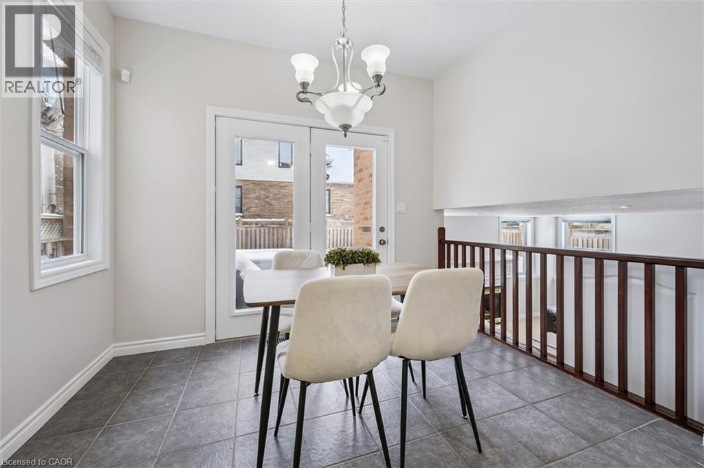 












273 CARRINGTON Drive

,
Guelph,




Ontario
N1G5H3

