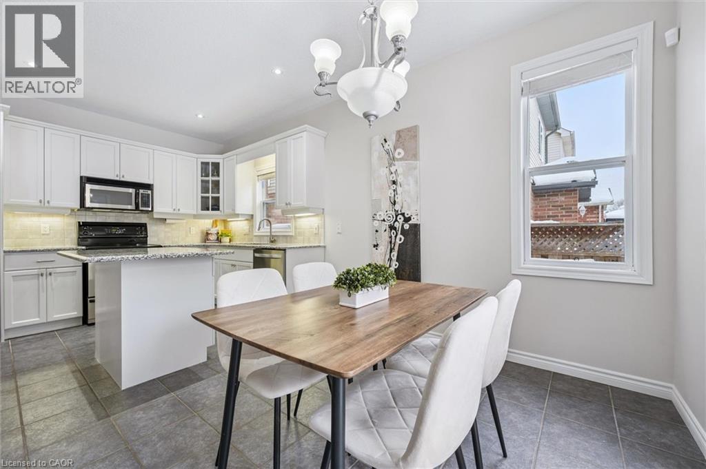 












273 CARRINGTON Drive

,
Guelph,




Ontario
N1G5H3

