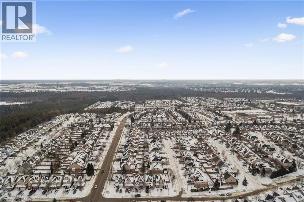 












273 CARRINGTON Drive

,
Guelph,




Ontario
N1G5H3

