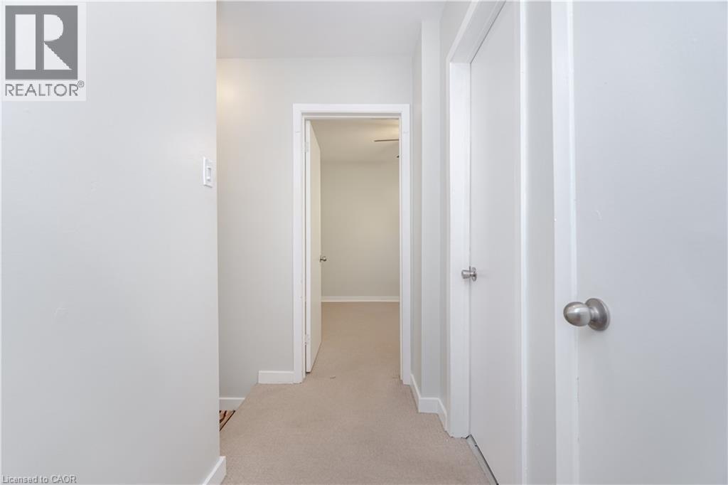 












1116 HOMEWOOD Drive Unit# 1

,
Burlington,




Ontario
L7P2M2

