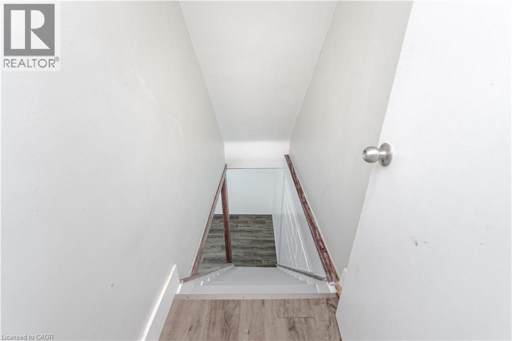 












1116 HOMEWOOD Drive Unit# 1

,
Burlington,




Ontario
L7P2M2

