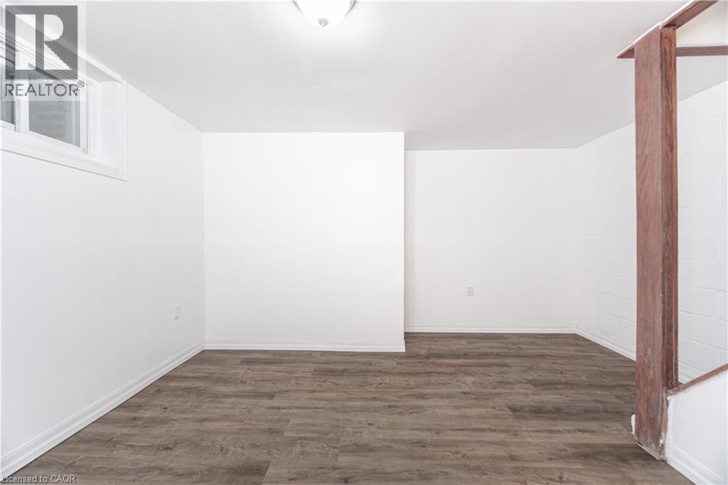 












1116 HOMEWOOD Drive Unit# 1

,
Burlington,




Ontario
L7P2M2

