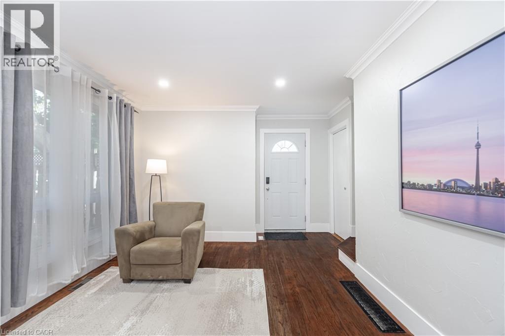 












1116 HOMEWOOD Drive Unit# 1

,
Burlington,




Ontario
L7P2M2

