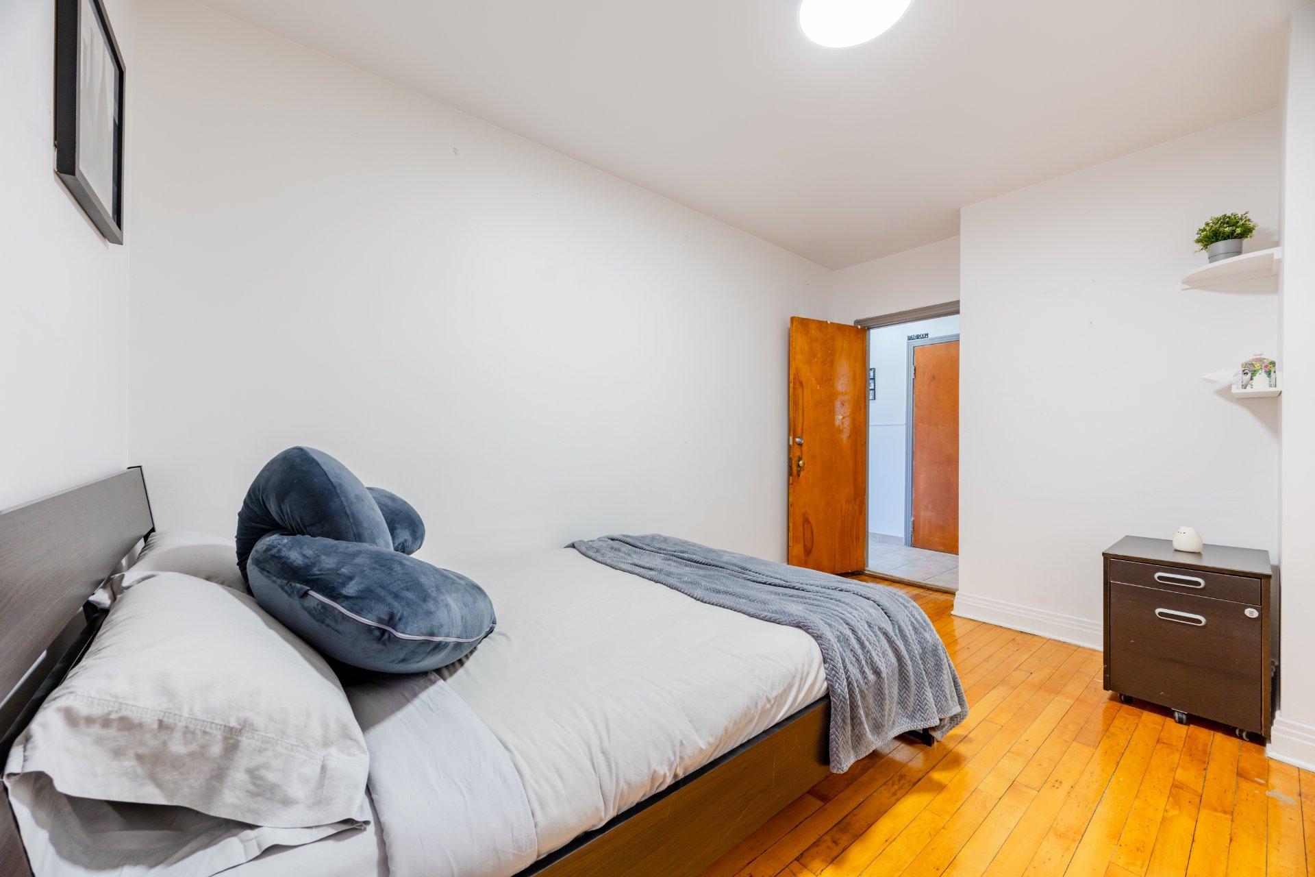 









6526

 - 6528


30e Avenue

,
Montréal (Rosemont/La Petite-Patrie),




QC
H1T3G6

