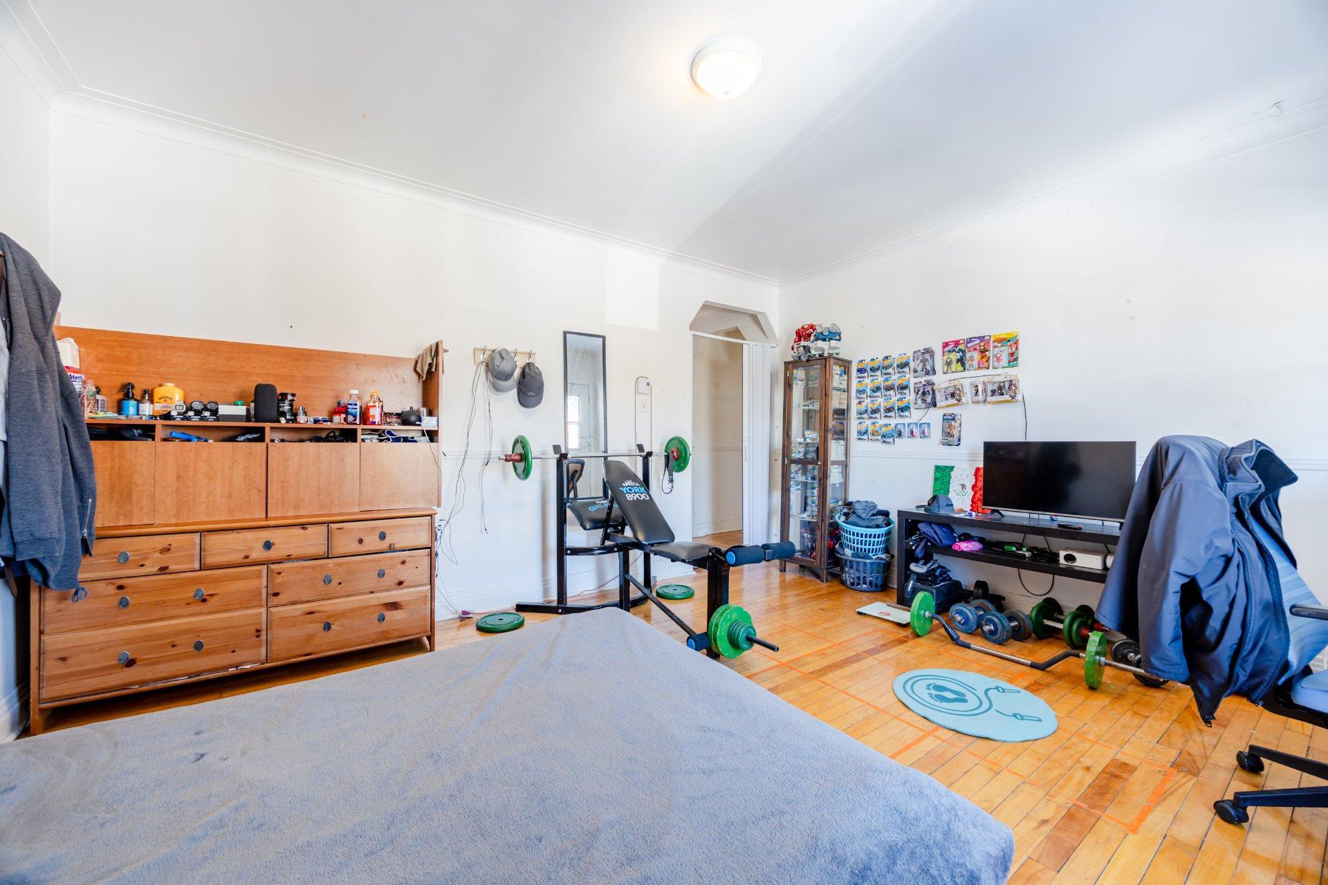 









6526

 - 6528


30e Avenue

,
Montréal (Rosemont/La Petite-Patrie),




QC
H1T3G6

