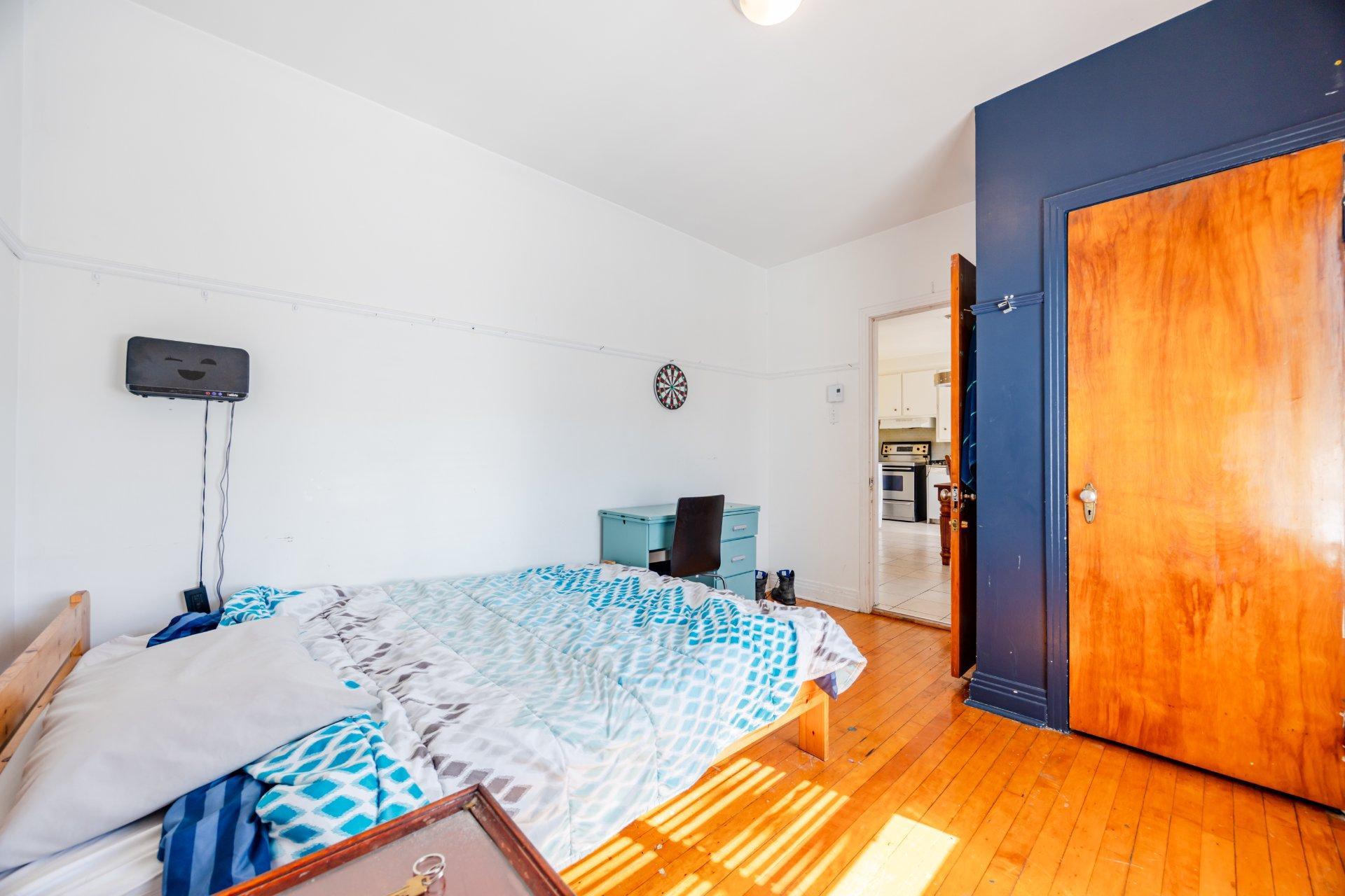 









6526

 - 6528


30e Avenue

,
Montréal (Rosemont/La Petite-Patrie),




QC
H1T3G6

