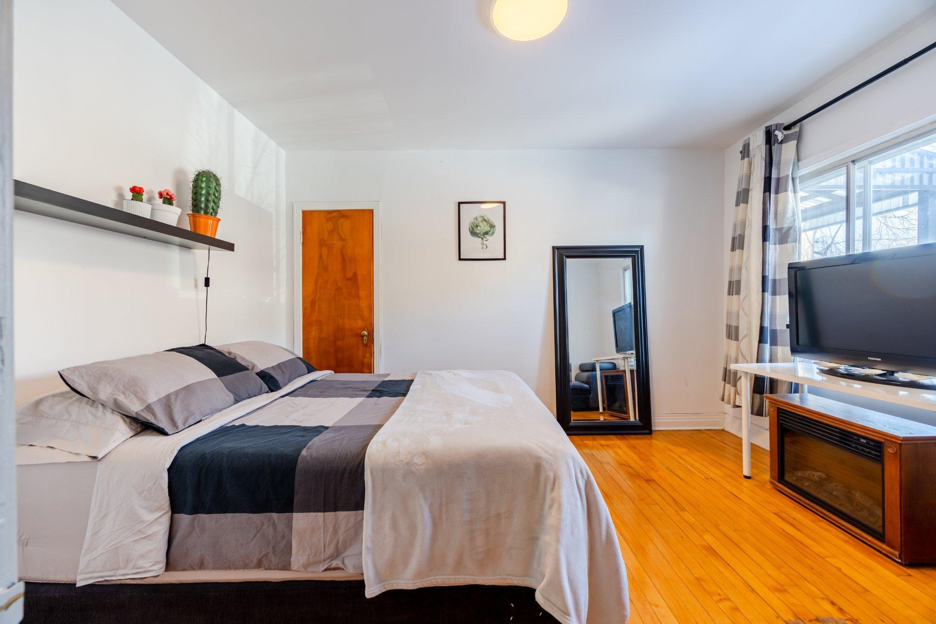 









6526

 - 6528


30e Avenue

,
Montréal (Rosemont/La Petite-Patrie),




QC
H1T3G6

