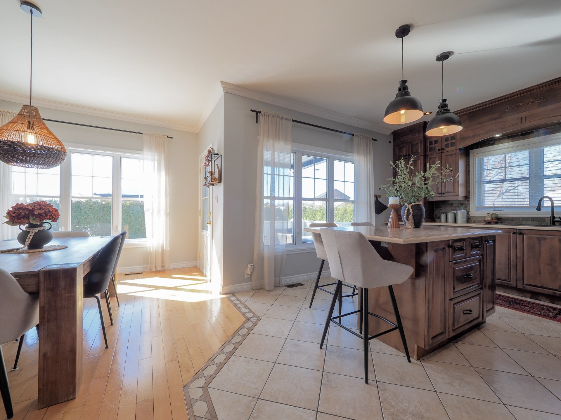 









255


Rue des Fuchsias

,
Trois-Rivières,




QC
G8V1N2

