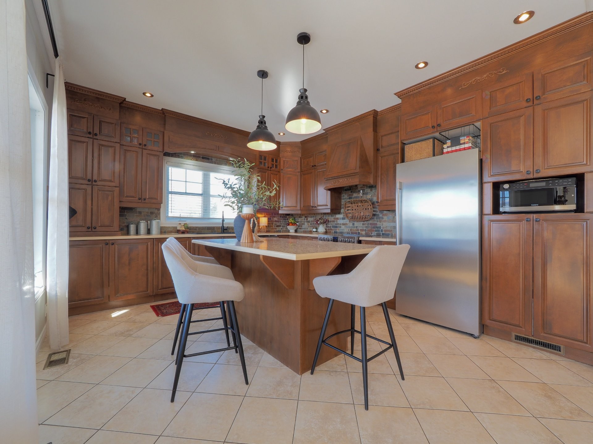 









255


Rue des Fuchsias

,
Trois-Rivières,




QC
G8V1N2

