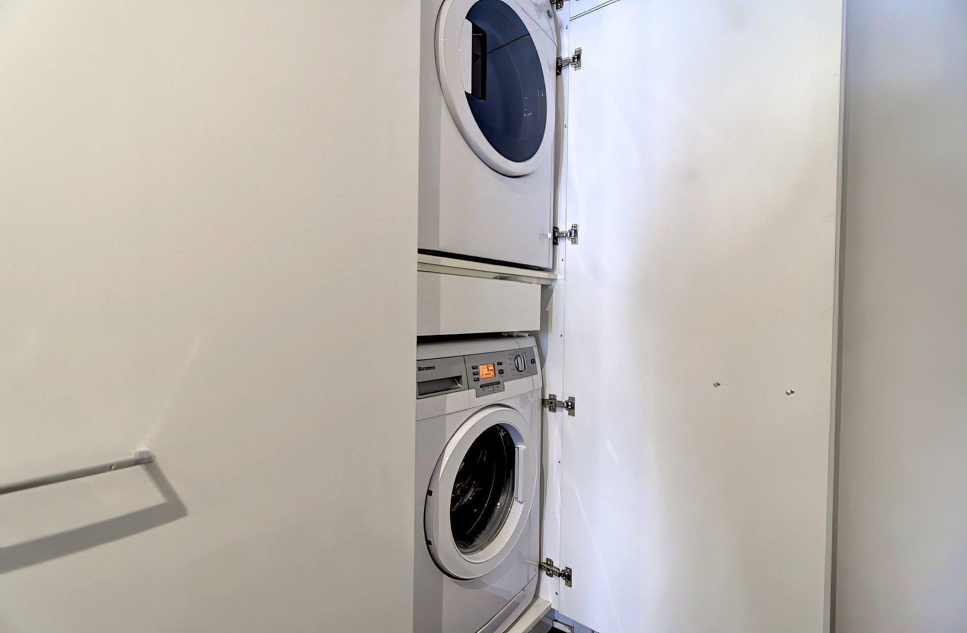 









1265


Rue Lambert-Closse

, 315,
Montréal (Ville-Marie),




QC
H3H1Z4

