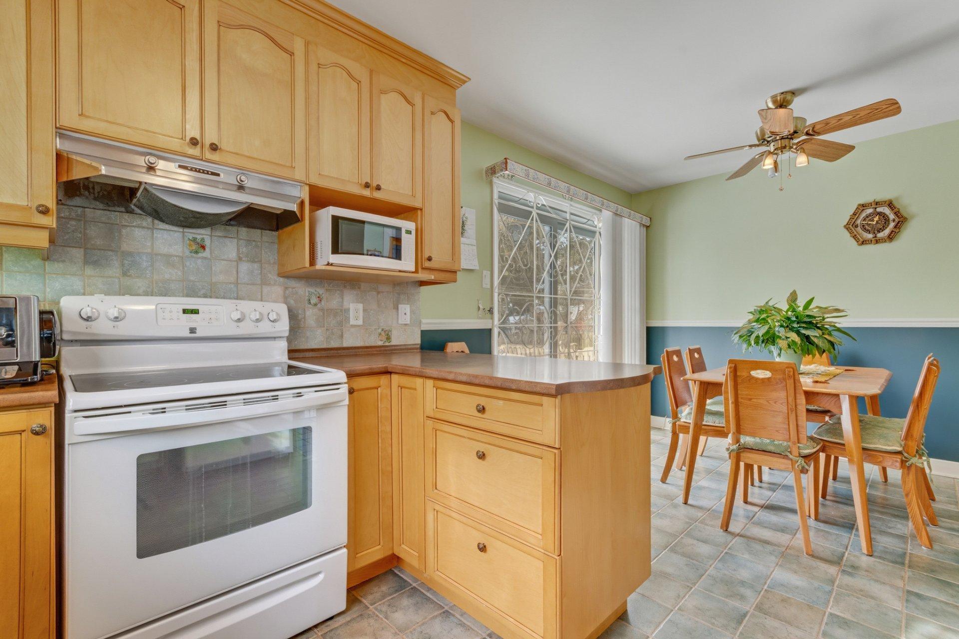 









11450


Rue Filion

,
Montréal (Ahuntsic-Cartierville),




QC
H4J1T1

