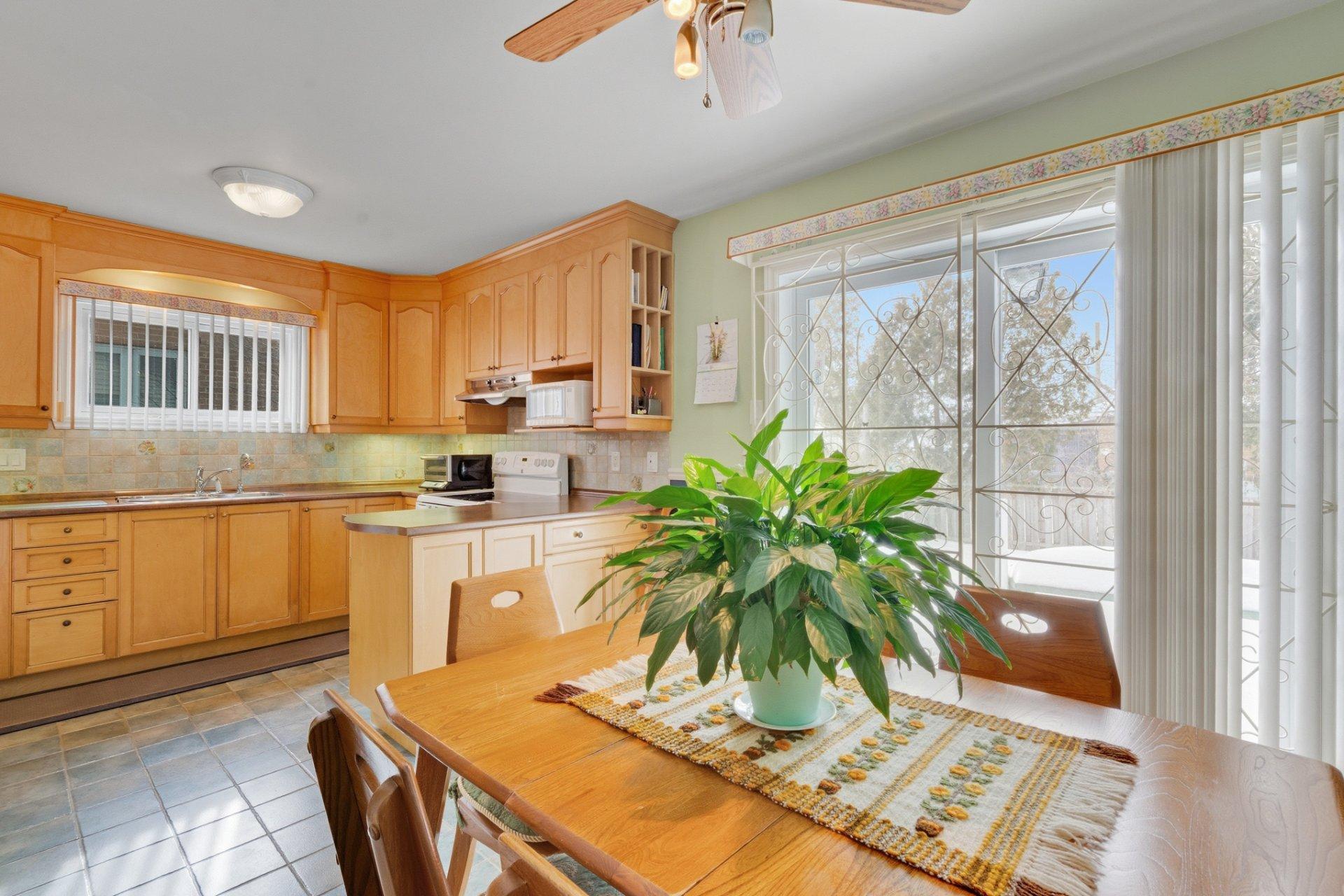 









11450


Rue Filion

,
Montréal (Ahuntsic-Cartierville),




QC
H4J1T1

