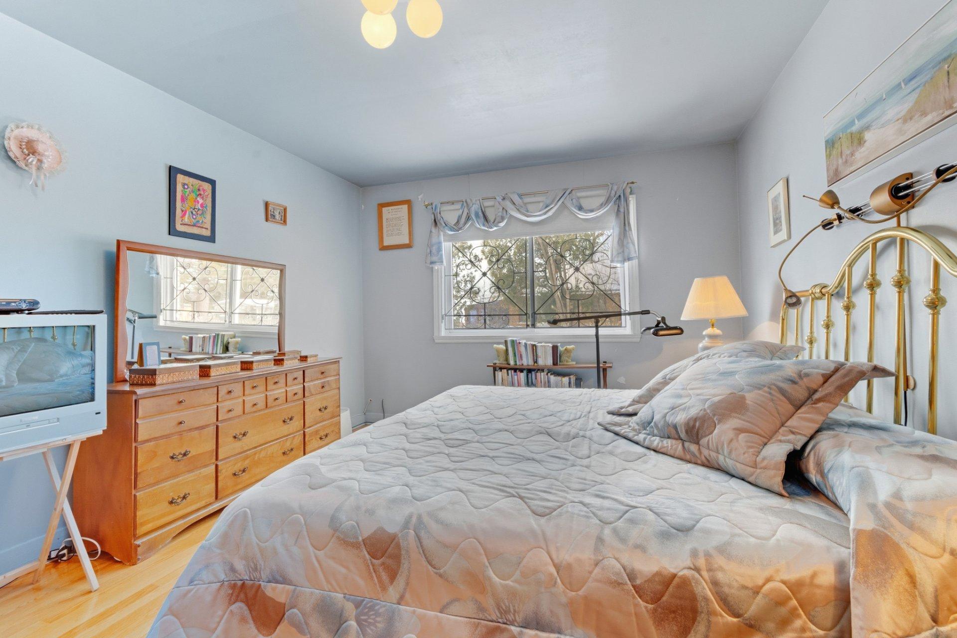 









11450


Rue Filion

,
Montréal (Ahuntsic-Cartierville),




QC
H4J1T1

