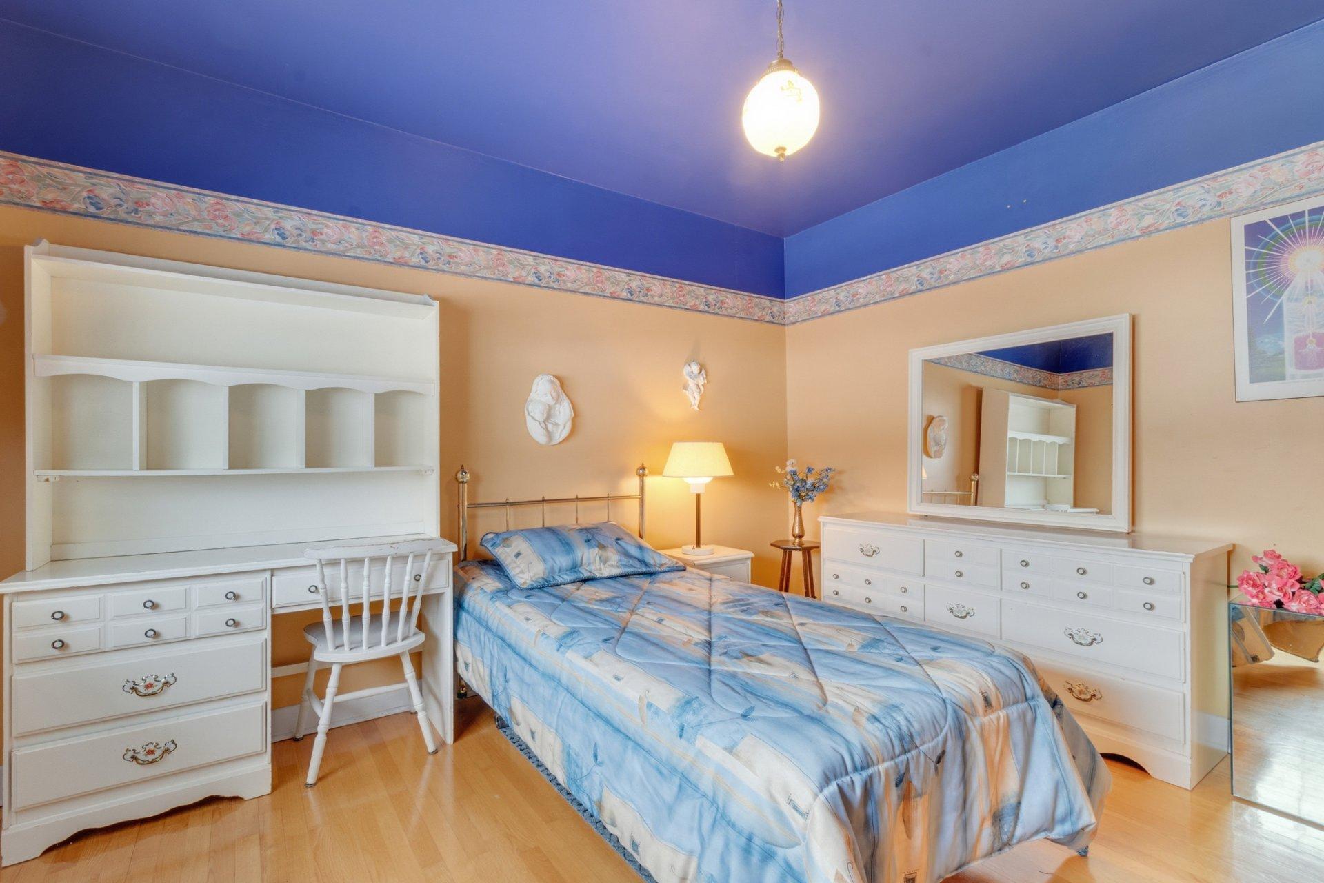 









11450


Rue Filion

,
Montréal (Ahuntsic-Cartierville),




QC
H4J1T1

