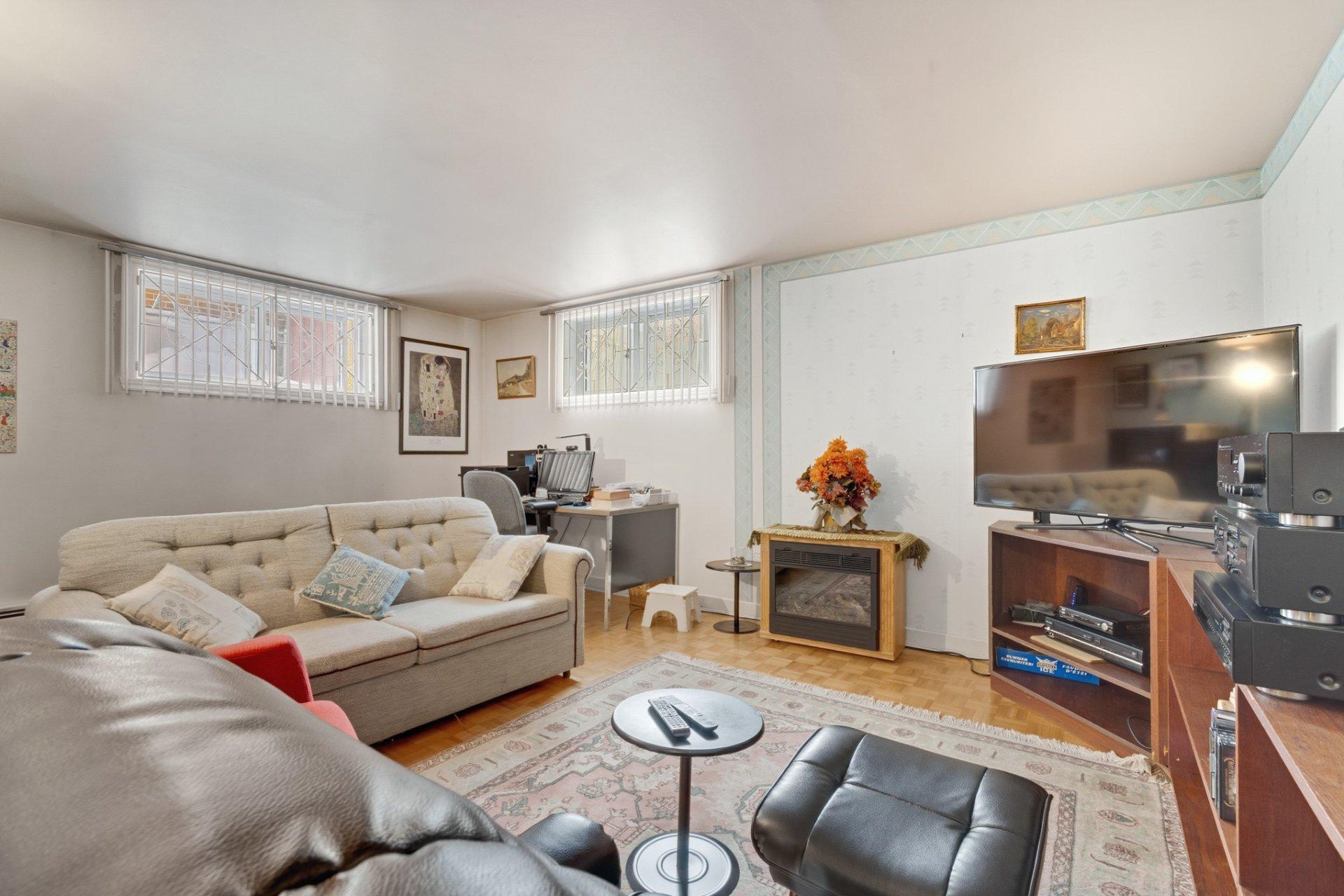 









11450


Rue Filion

,
Montréal (Ahuntsic-Cartierville),




QC
H4J1T1

