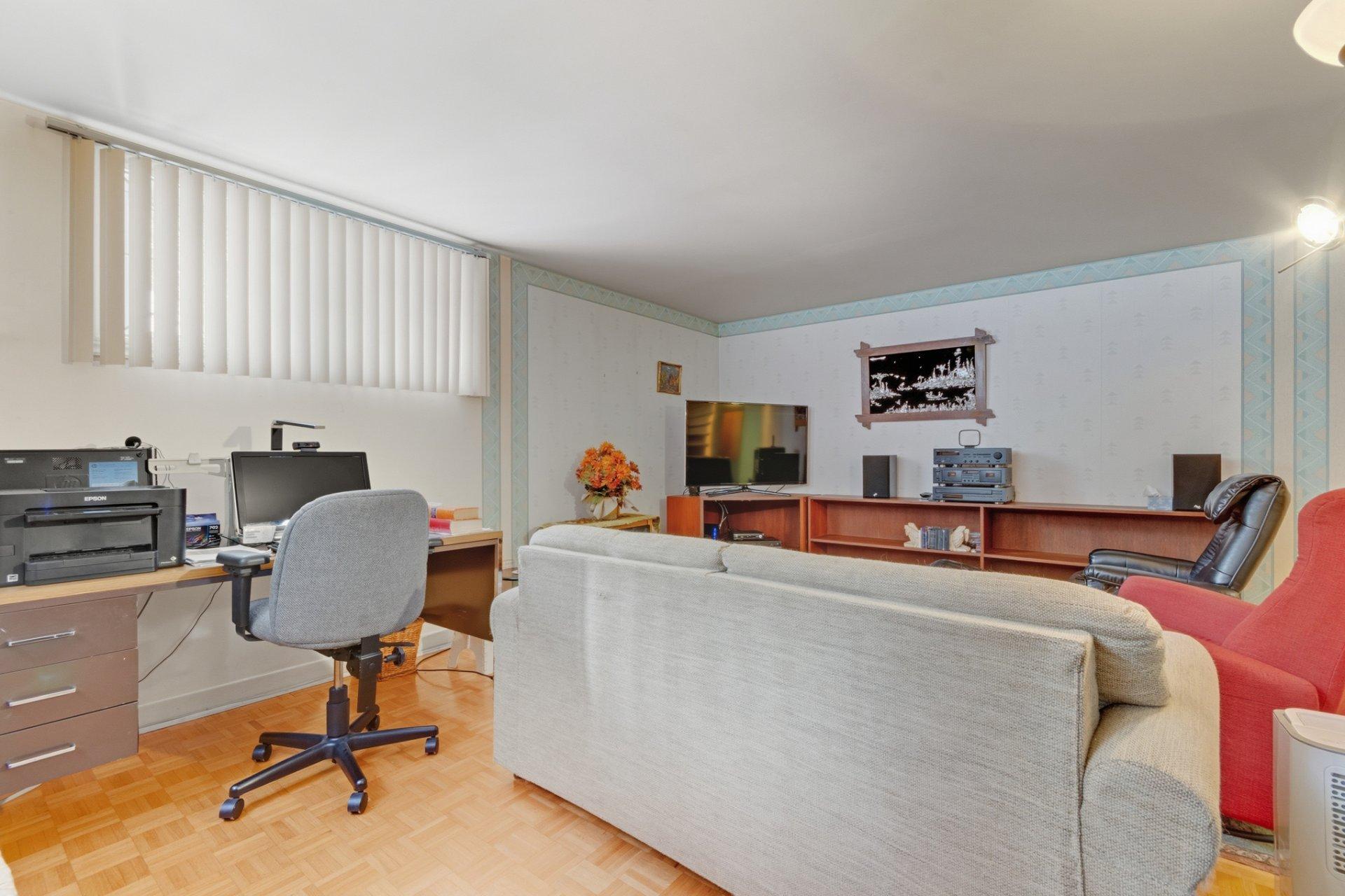 









11450


Rue Filion

,
Montréal (Ahuntsic-Cartierville),




QC
H4J1T1

