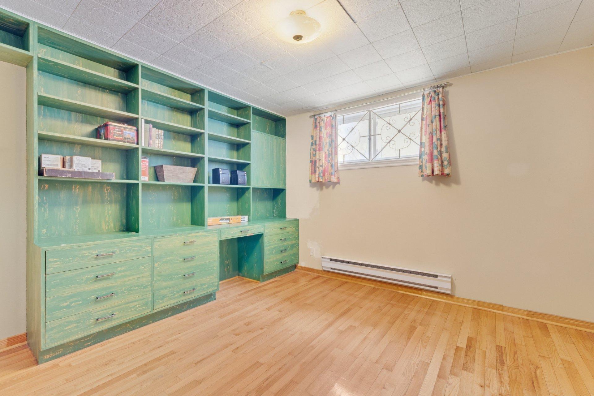 









11450


Rue Filion

,
Montréal (Ahuntsic-Cartierville),




QC
H4J1T1

