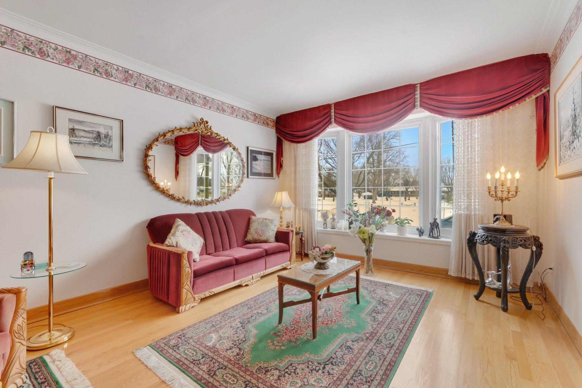 









11450


Rue Filion

,
Montréal (Ahuntsic-Cartierville),




QC
H4J1T1

