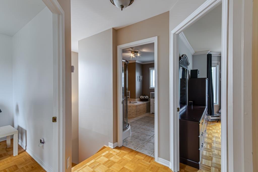 









39


Rue des Saphirs

,
L'Île-Perrot,




QC
J7V9N5

