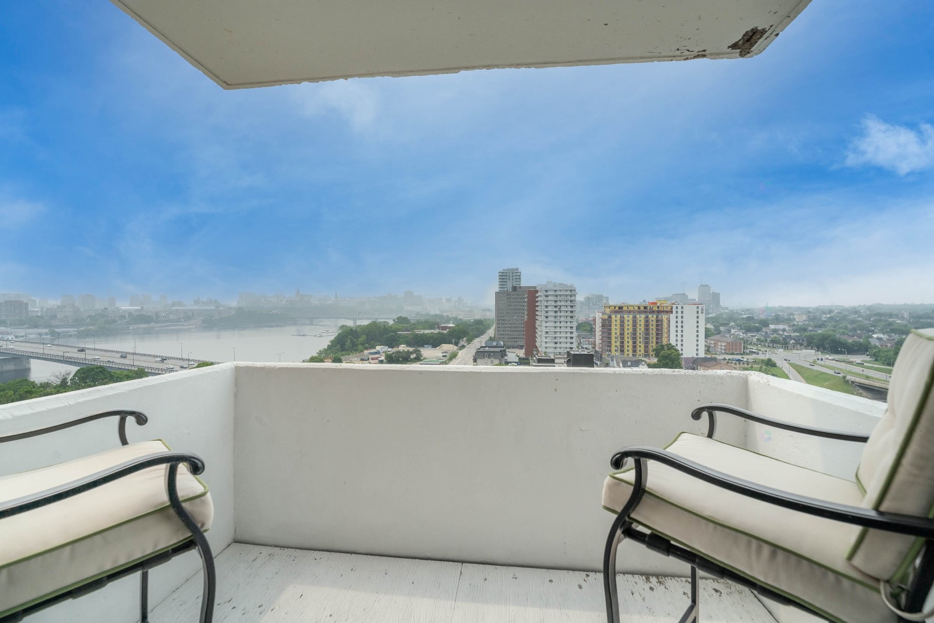 









285


Rue Laurier

, 1408,
Gatineau (Hull),




QC
J8X3W9

