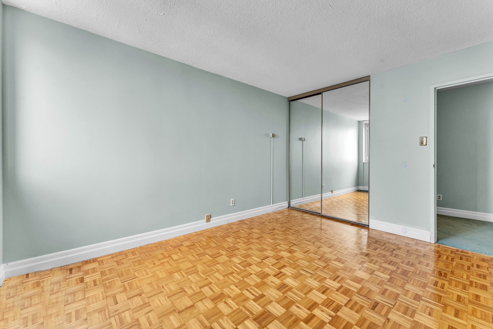 









285


Rue Laurier

, 1408,
Gatineau (Hull),




QC
J8X3W9

