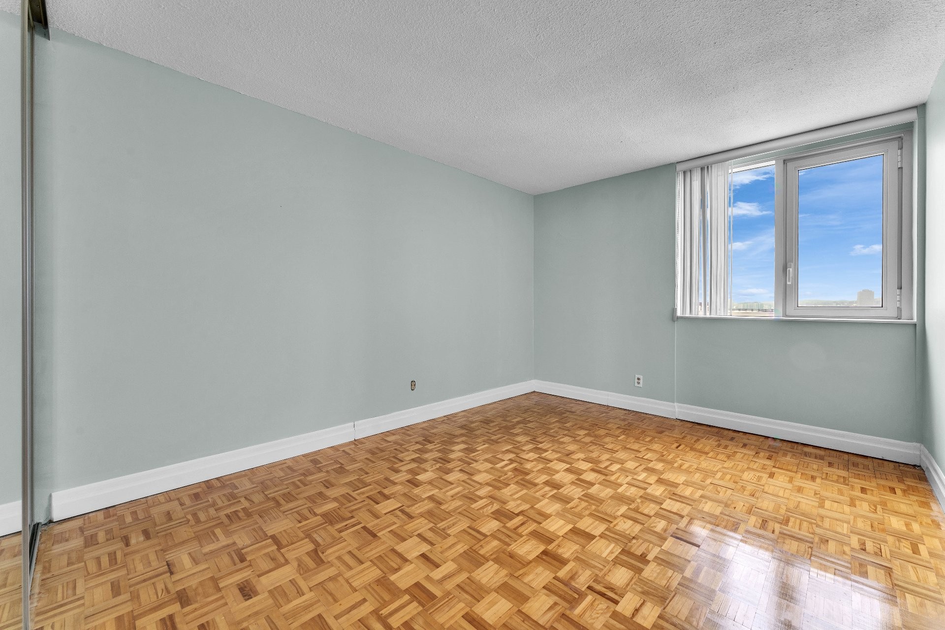 









285


Rue Laurier

, 1408,
Gatineau (Hull),




QC
J8X3W9

