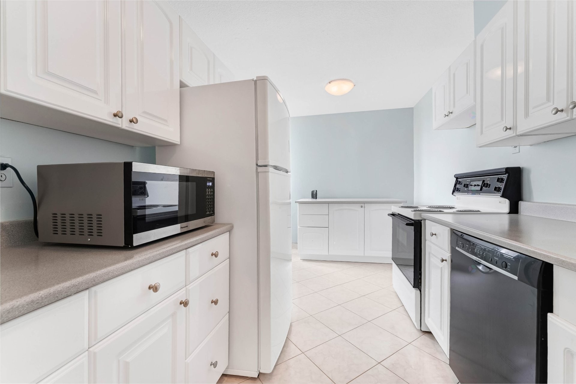 









285


Rue Laurier

, 1408,
Gatineau (Hull),




QC
J8X3W9

