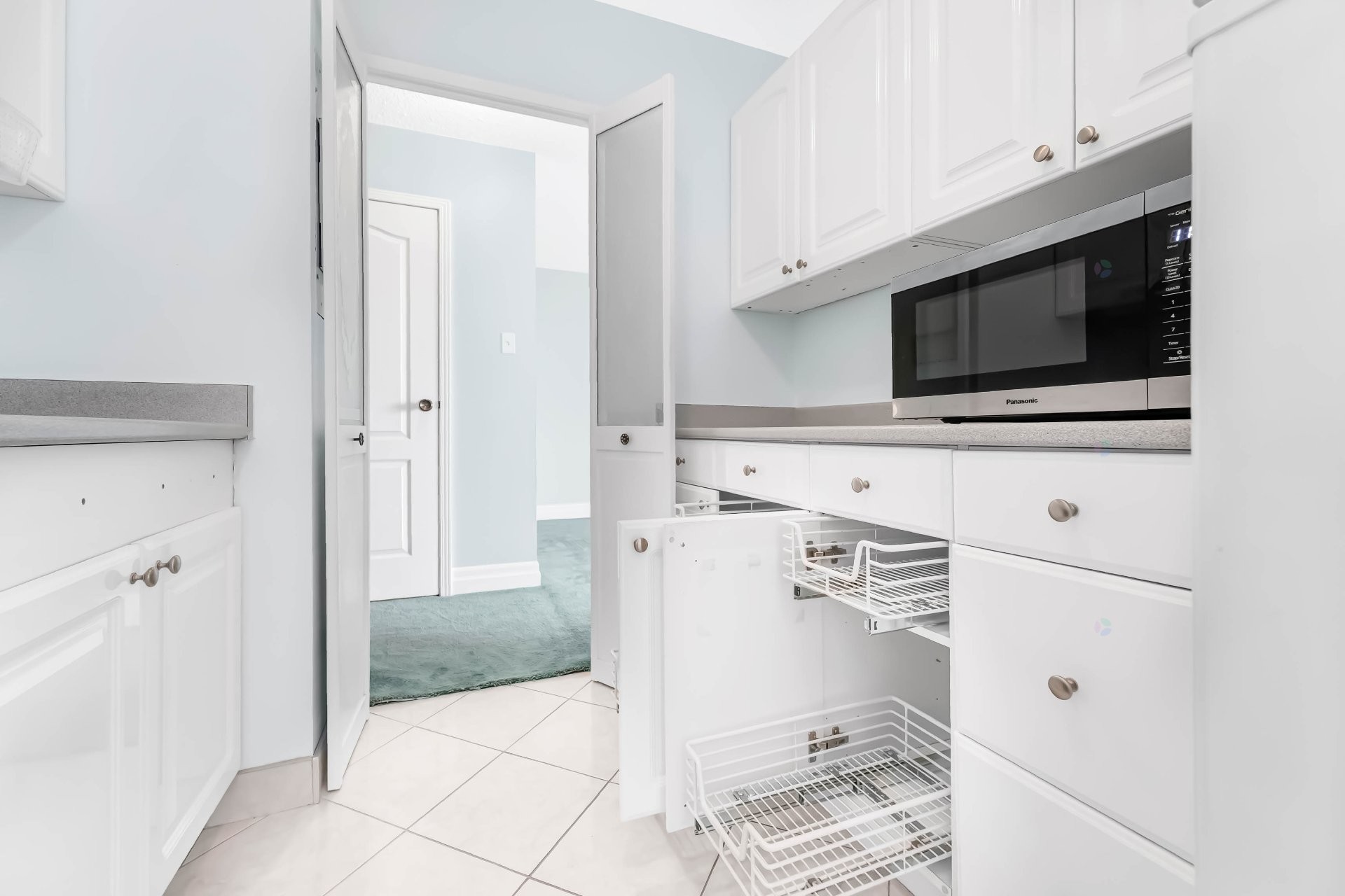 









285


Rue Laurier

, 1408,
Gatineau (Hull),




QC
J8X3W9

