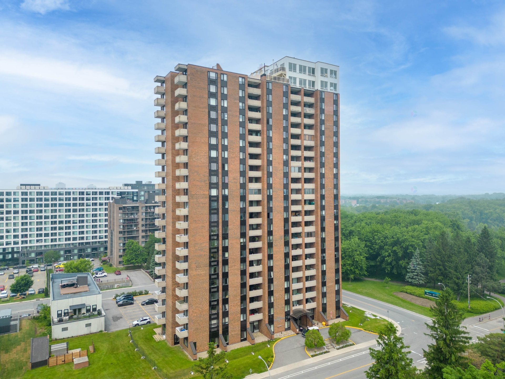 









285


Rue Laurier

, 1408,
Gatineau (Hull),




QC
J8X3W9

