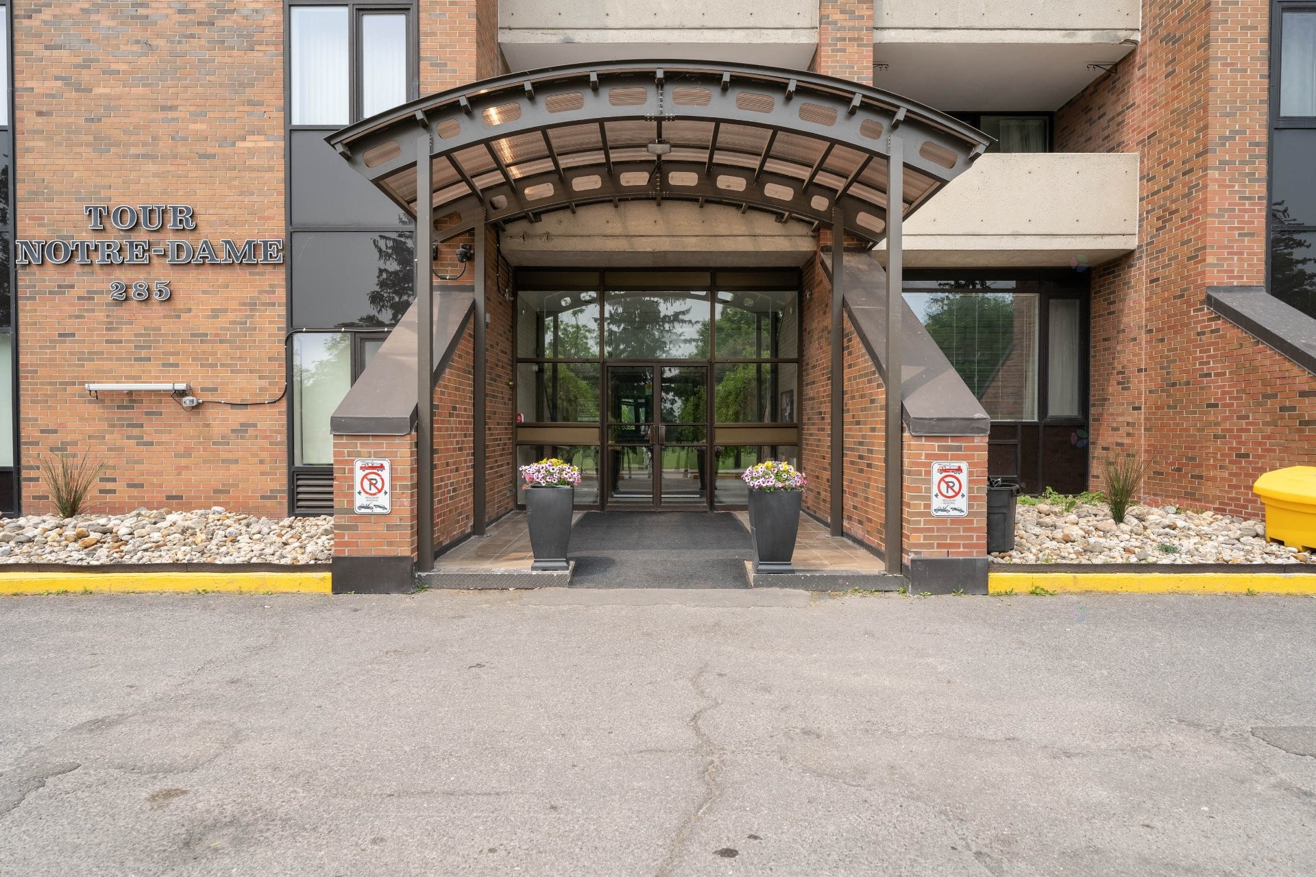 









285


Rue Laurier

, 1408,
Gatineau (Hull),




QC
J8X3W9

