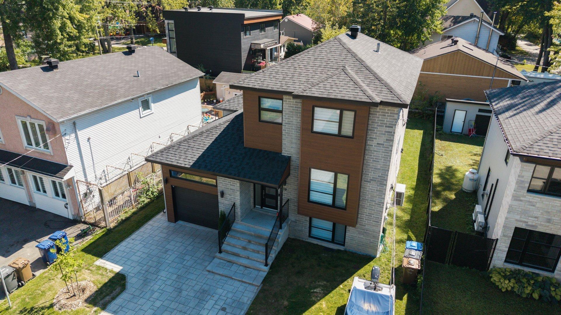 









19


8e Avenue

,
Laval (Auteuil),




QC
H7H2M2

