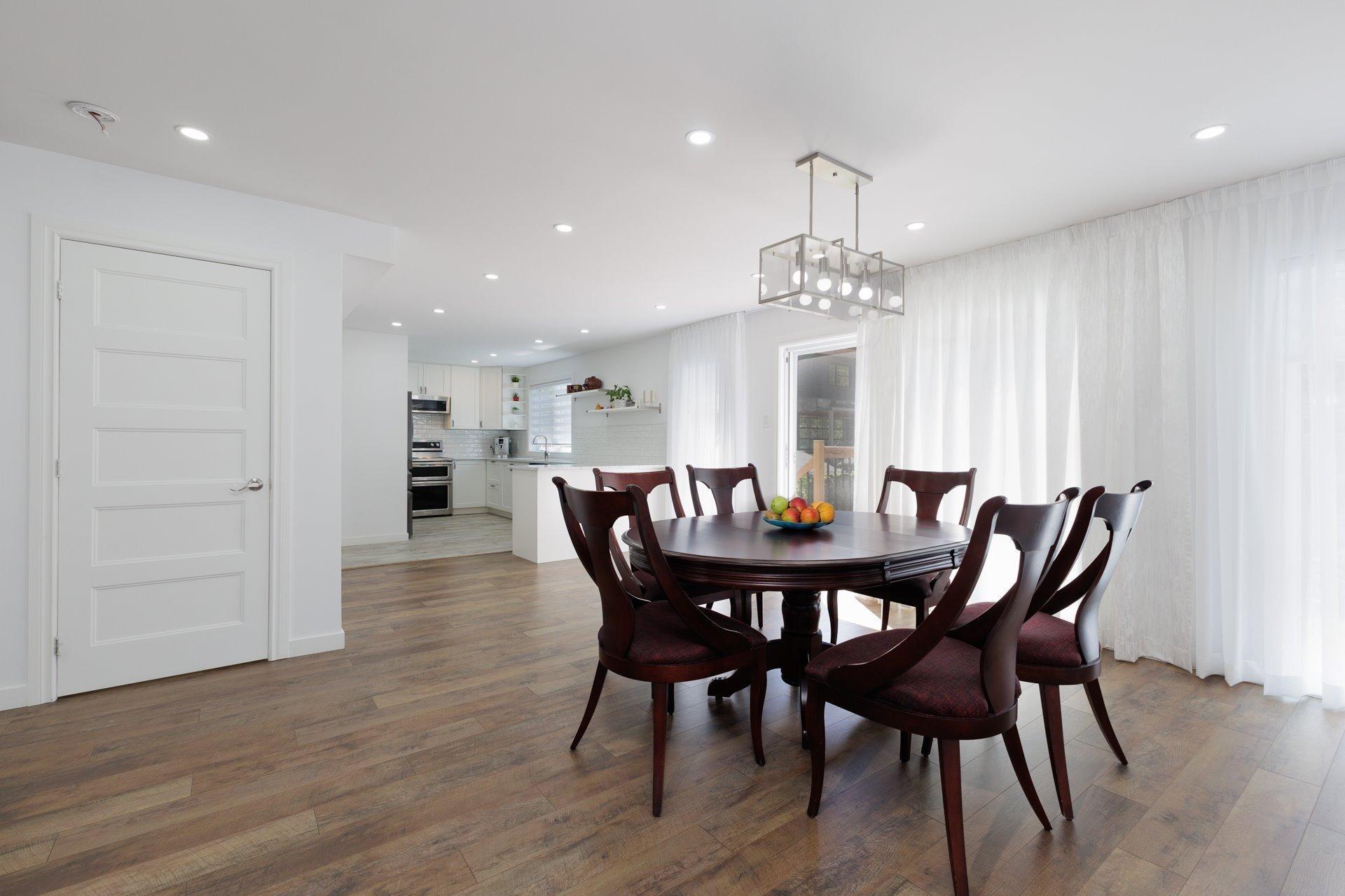 









19


8e Avenue

,
Laval (Auteuil),




QC
H7H2M2

