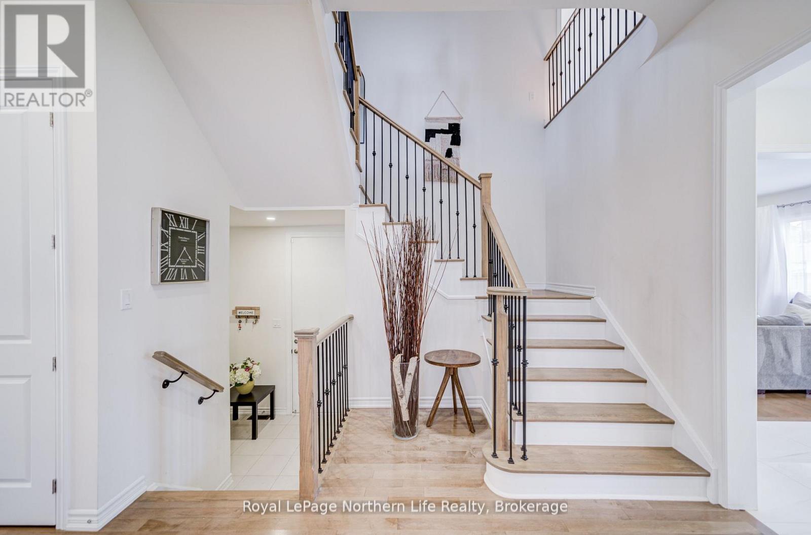 












259 DANNY WHEELER BOULEVARD

,
Georgina (Keswick North),




Ontario
L4P0J9

