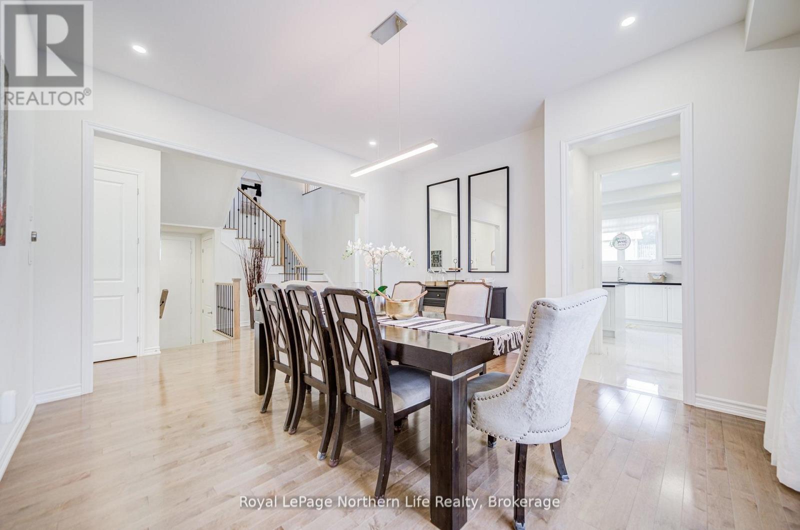 












259 DANNY WHEELER BOULEVARD

,
Georgina (Keswick North),




Ontario
L4P0J9

