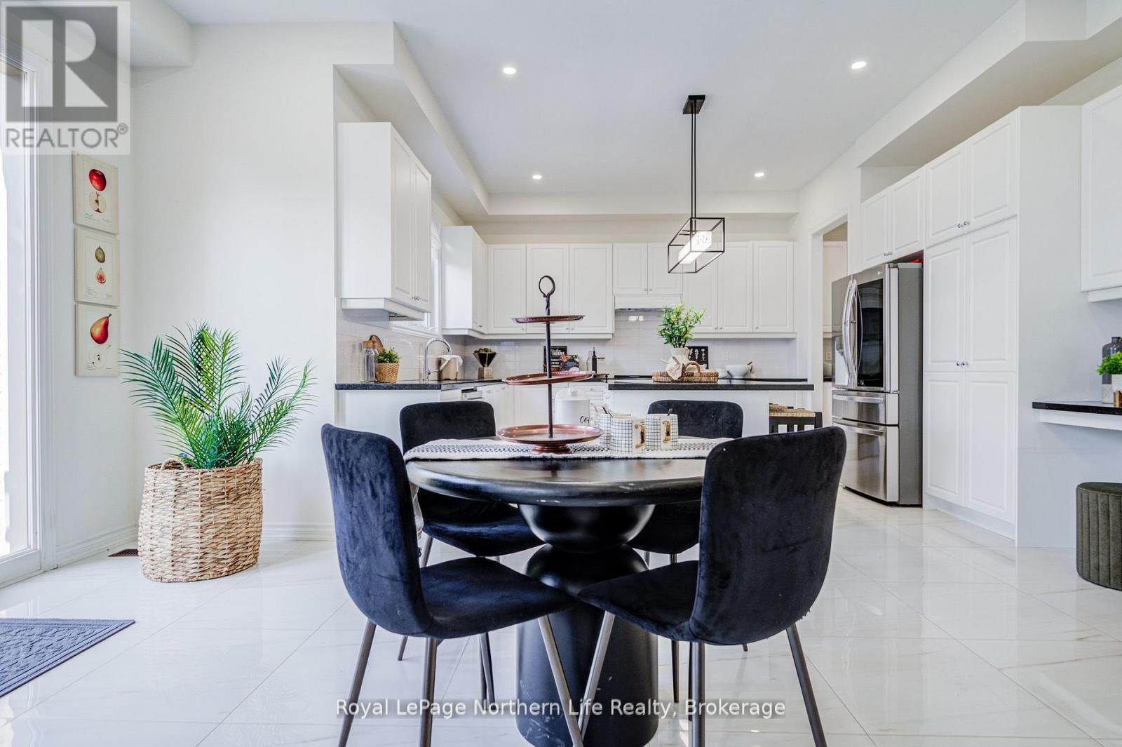 












259 DANNY WHEELER BOULEVARD

,
Georgina (Keswick North),




Ontario
L4P0J9

