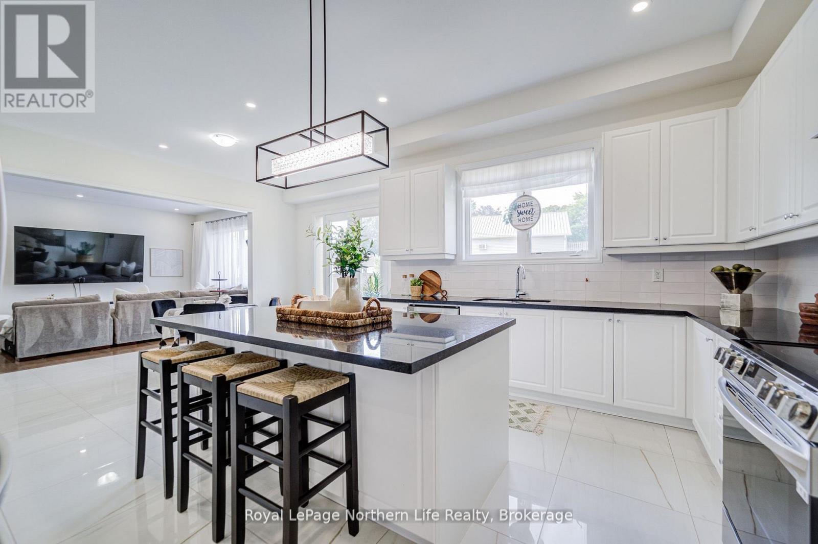 












259 DANNY WHEELER BOULEVARD

,
Georgina (Keswick North),




Ontario
L4P0J9

