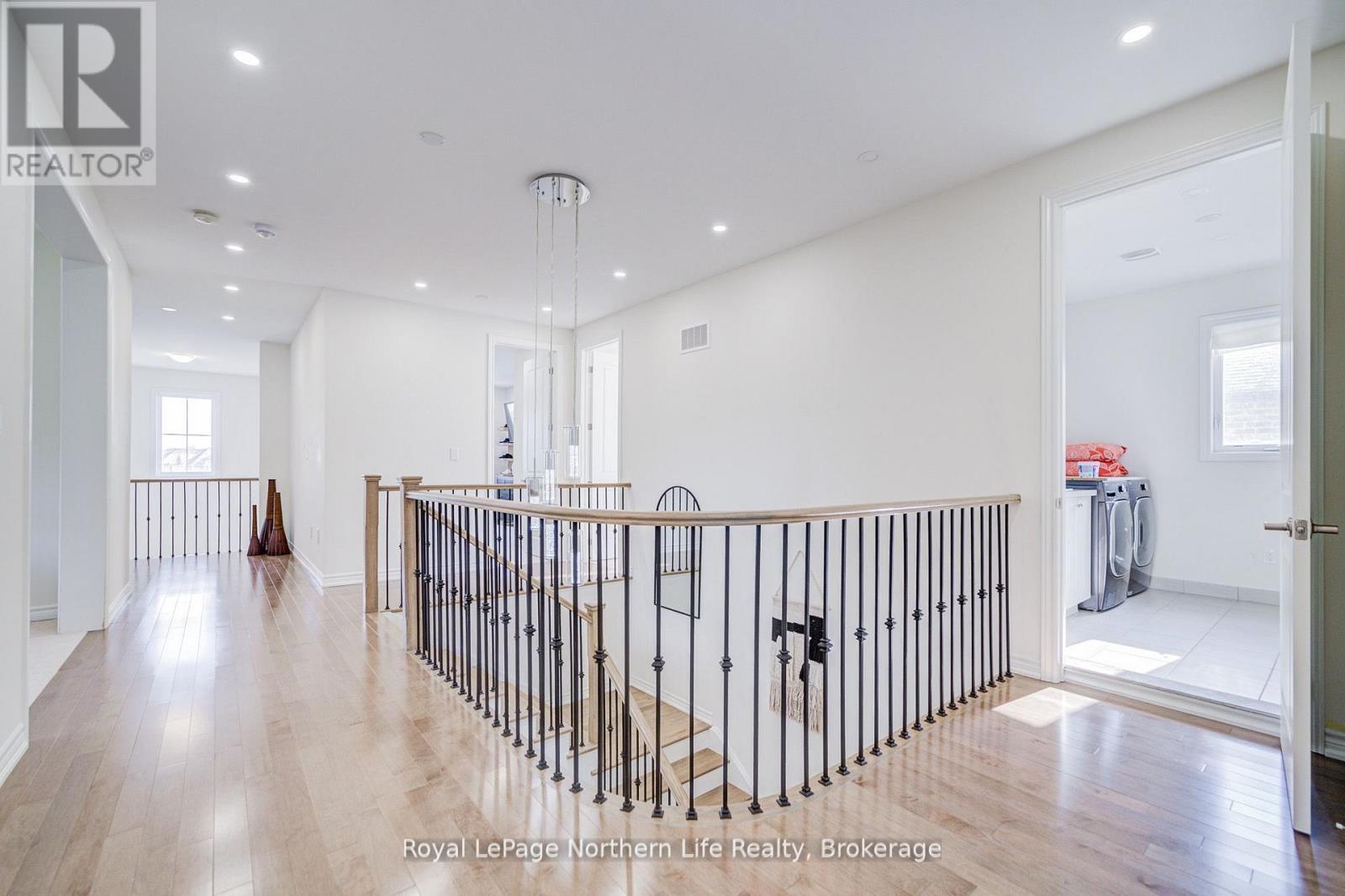 












259 DANNY WHEELER BOULEVARD

,
Georgina (Keswick North),




Ontario
L4P0J9

