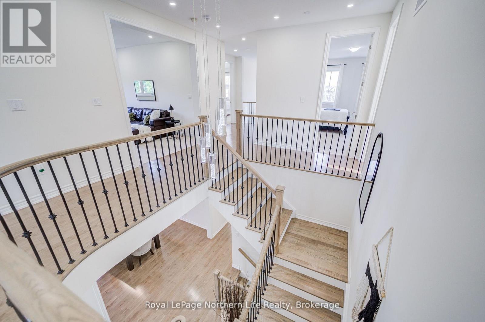 












259 DANNY WHEELER BOULEVARD

,
Georgina (Keswick North),




Ontario
L4P0J9

