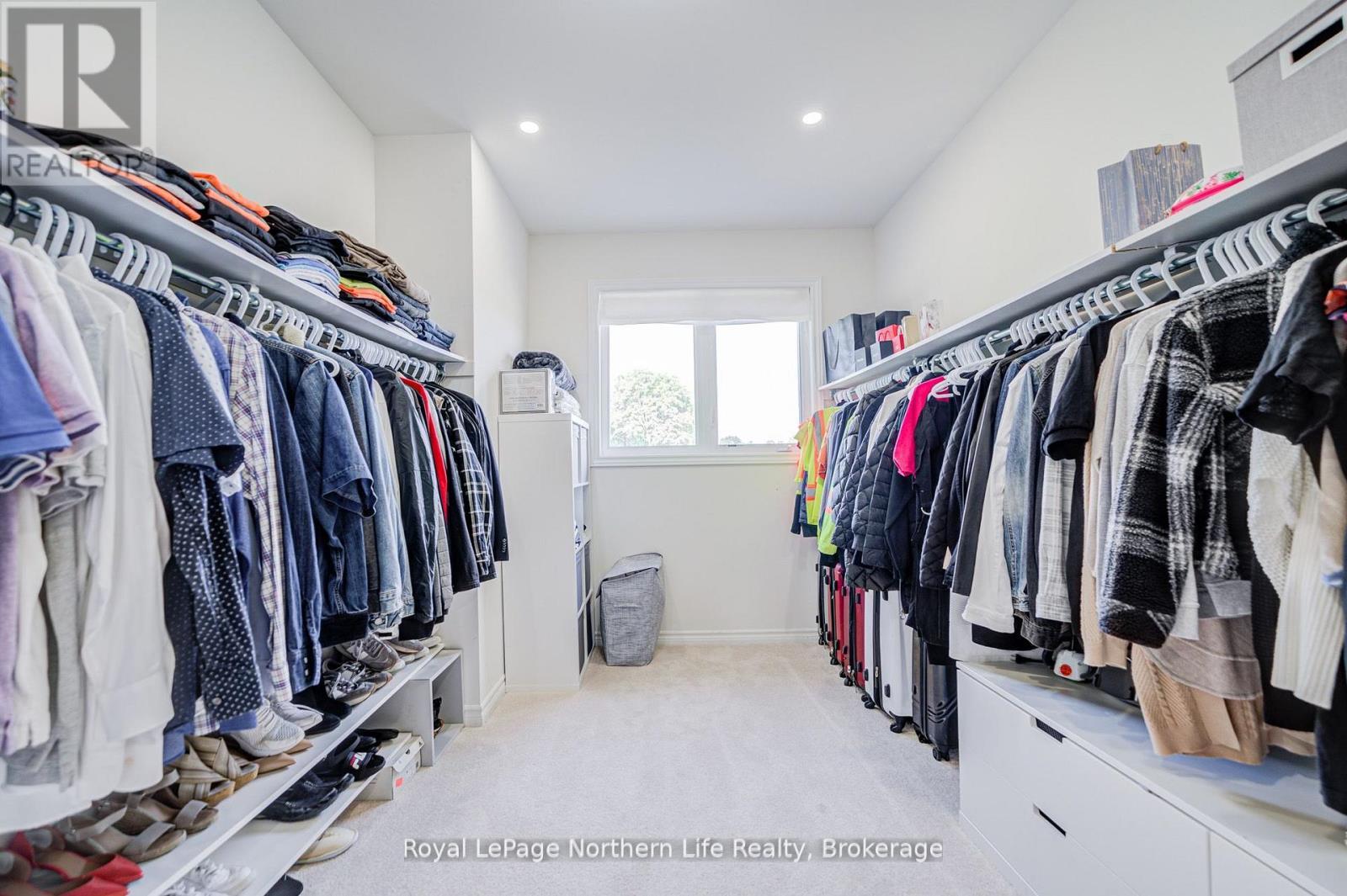 












259 DANNY WHEELER BOULEVARD

,
Georgina (Keswick North),




Ontario
L4P0J9

