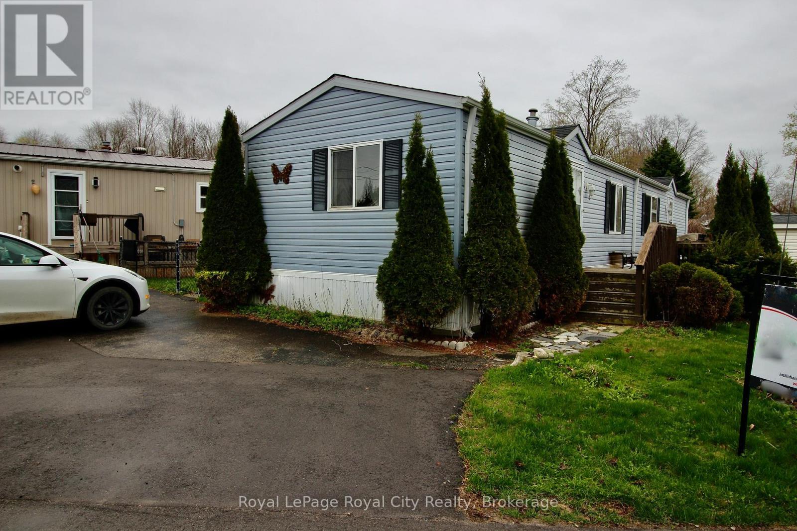 












6 OLYMPIA AVENUE

,
Puslinch,




Ontario
N0B2C0

