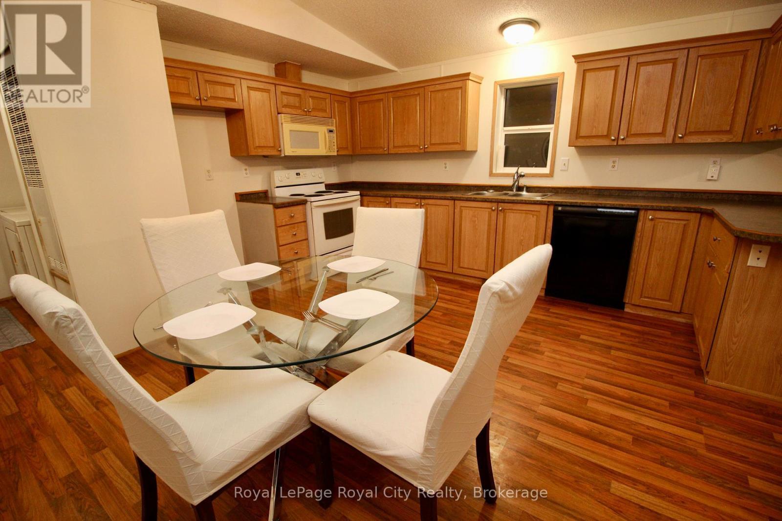 












6 OLYMPIA AVENUE

,
Puslinch,




Ontario
N0B2C0

