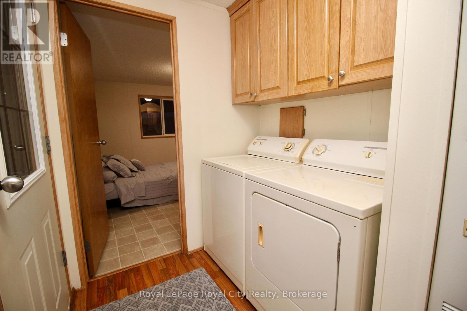 












6 OLYMPIA AVENUE

,
Puslinch,




Ontario
N0B2C0

