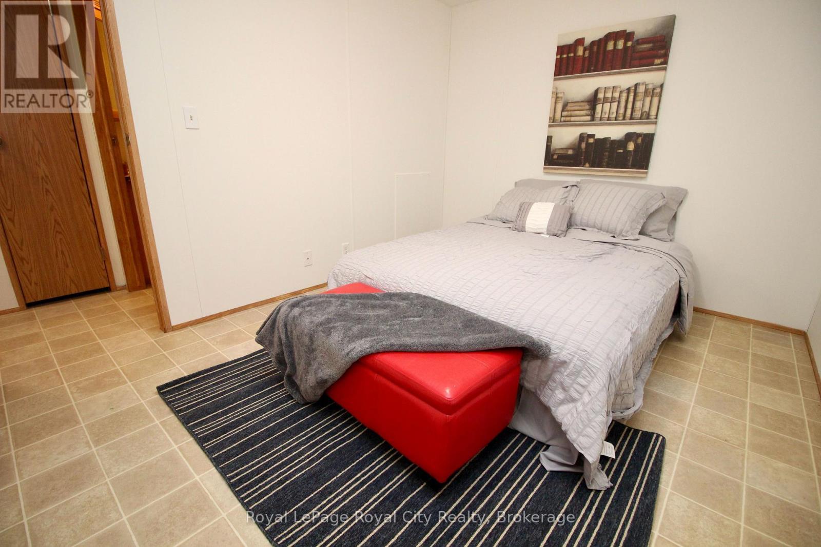 












6 OLYMPIA AVENUE

,
Puslinch,




Ontario
N0B2C0

