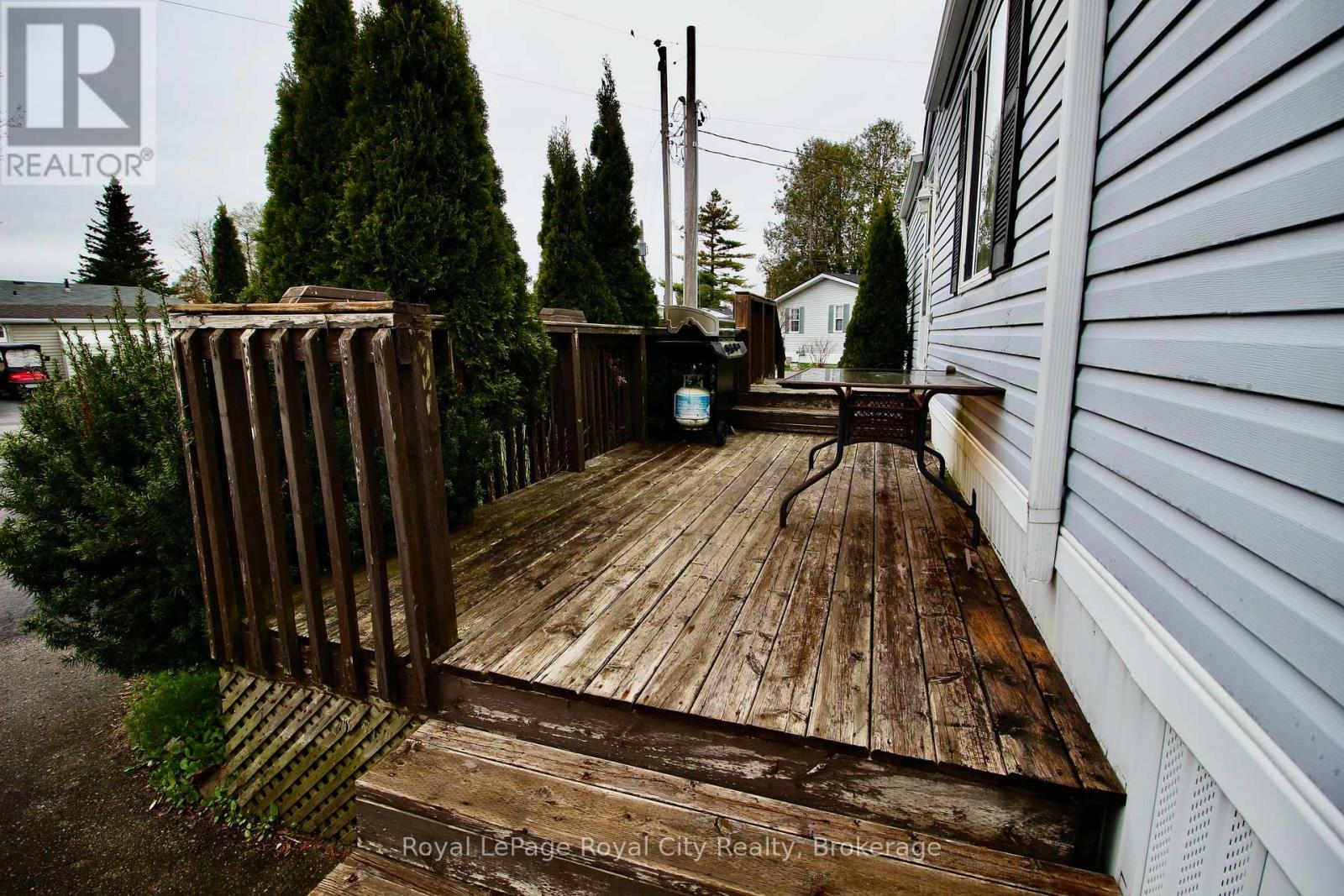 












6 OLYMPIA AVENUE

,
Puslinch,




Ontario
N0B2C0

