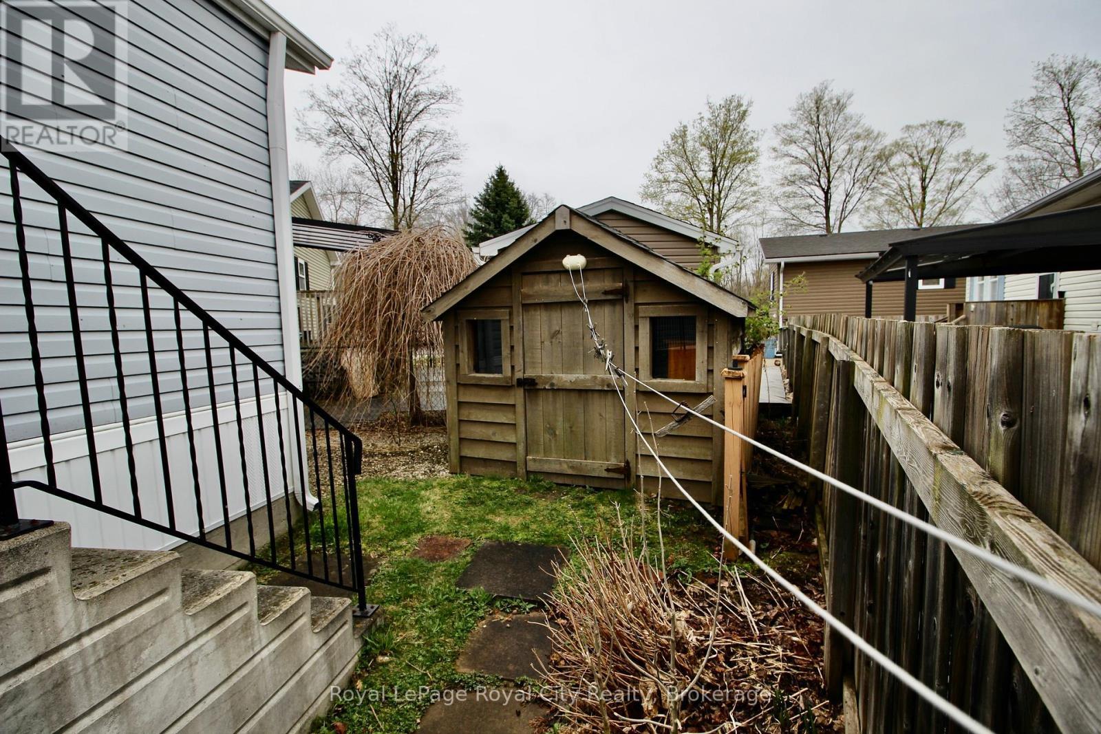 












6 OLYMPIA AVENUE

,
Puslinch,




Ontario
N0B2C0

