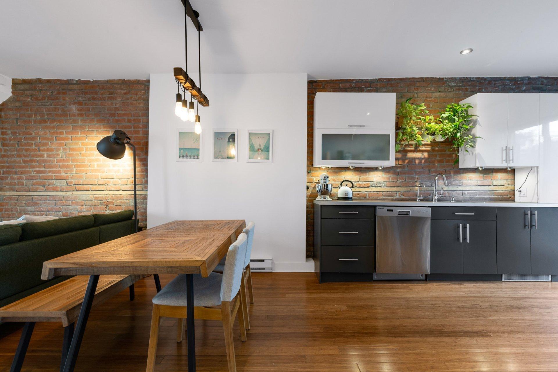 









2190


Rue Harmony

,
Montréal (Ville-Marie),




QC
H2K3P9

