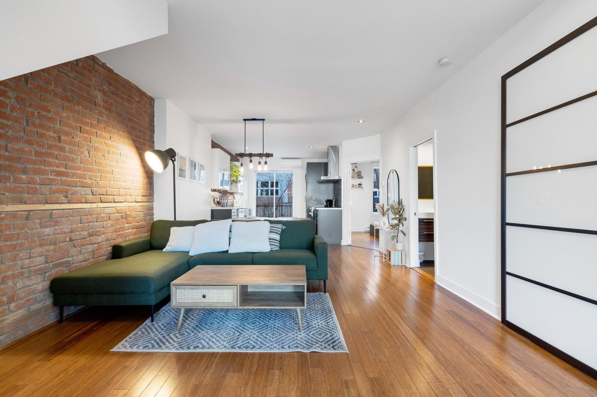 









2190


Rue Harmony

,
Montréal (Ville-Marie),




QC
H2K3P9

