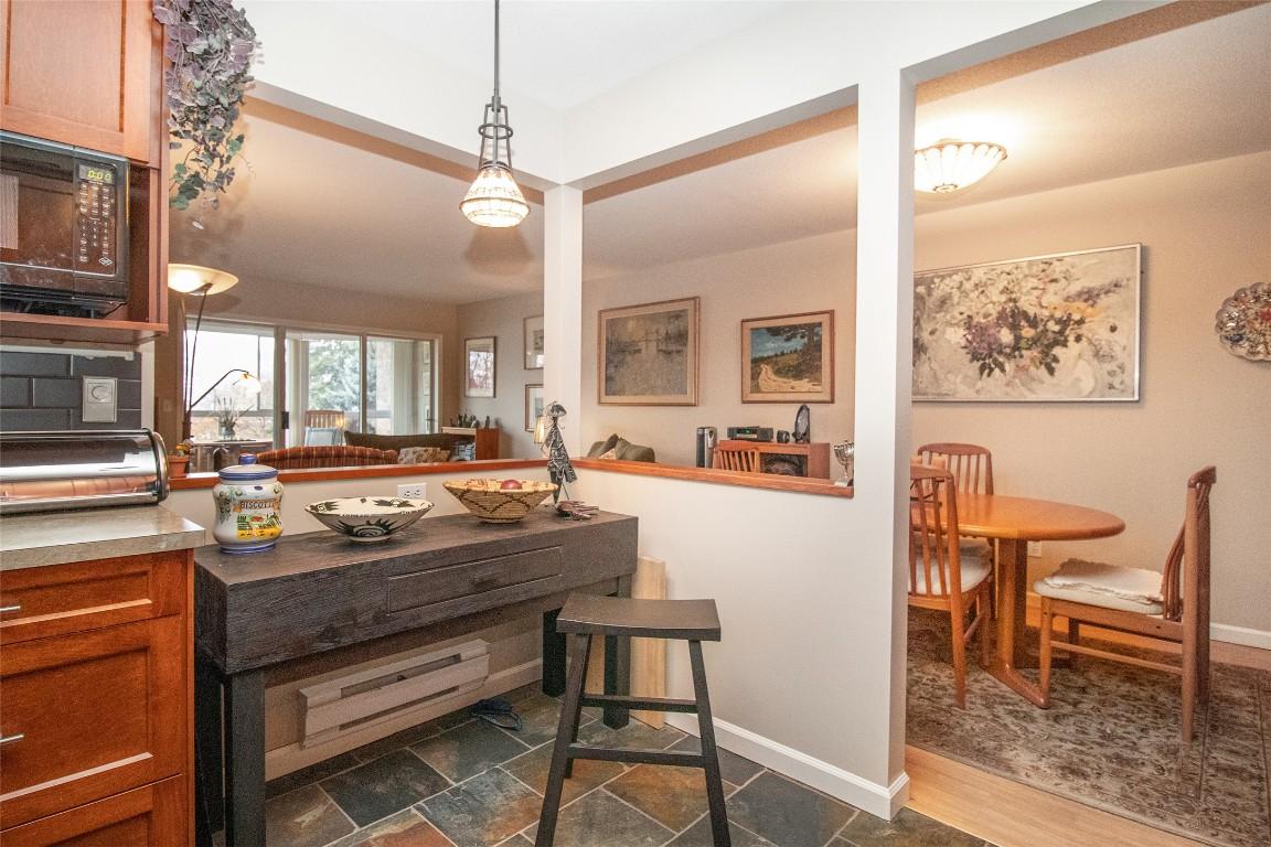 









945


Lawrence

Avenue, 307,
Kelowna,




BC
V1Y 6M3

