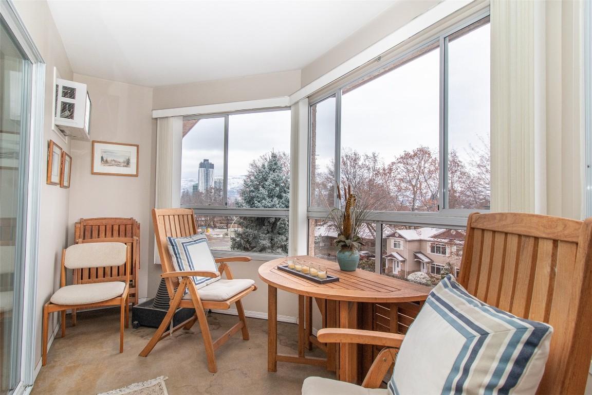 









945


Lawrence

Avenue, 307,
Kelowna,




BC
V1Y 6M3

